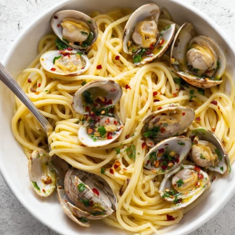 Linguine with Clams in White Wine Sauce Recipe