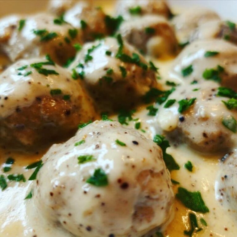 Creamy Garlic Baby Potatoes Recipe